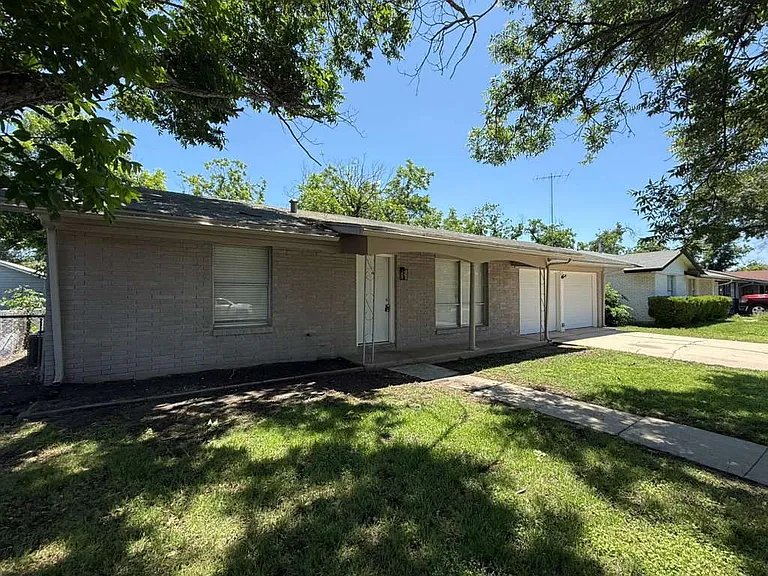 4938 Bernadine Dr — Photo 4