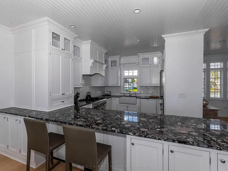 2123 Fairfield Beach Rd — Photo 24