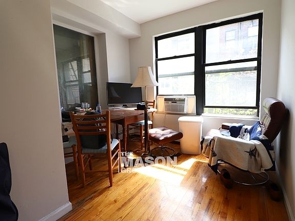 3rd image of 514 W 48th St #3D