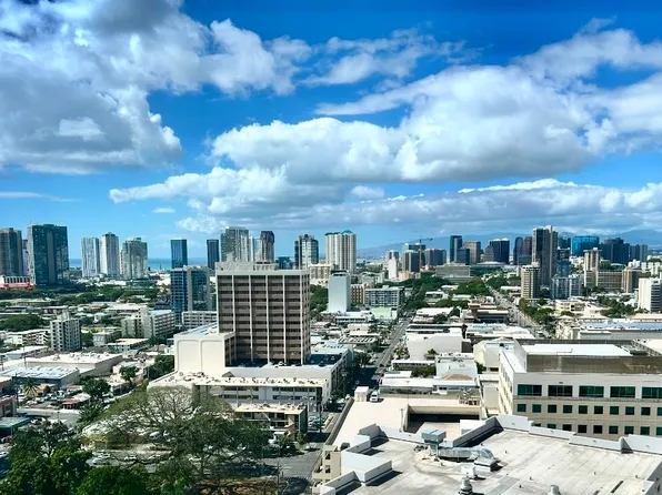 1450 Young St APT 2509, Honolulu, HI 96814