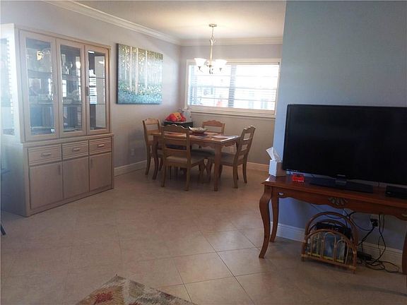 4th image of 17 Vista Gardens Trl