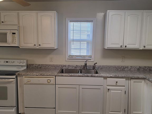 3rd image of 2300 W Washington Ave