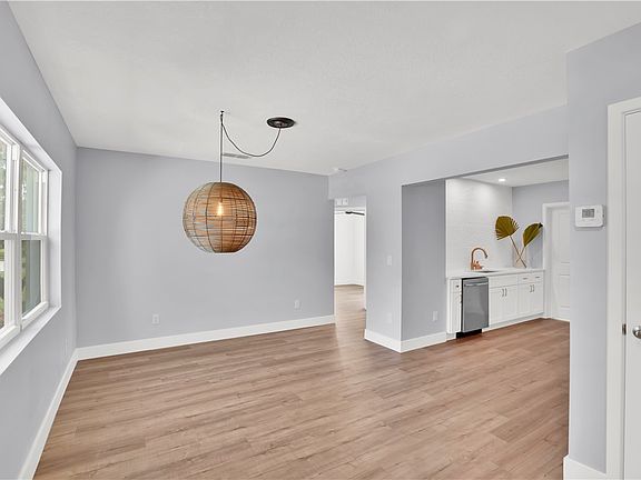 3rd image of 2326 Bonita Ave