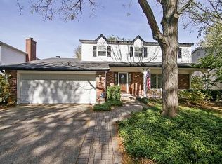 190 Selwyn Ln, Buffalo Grove, IL 60089