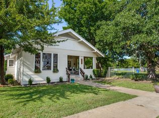 1005 W Walker St, Denison, TX 75020