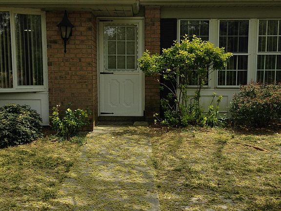 2nd image of 102 Cambridge Circle #B