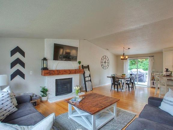 3rd image of 3018 23rd Avenue Ct SE