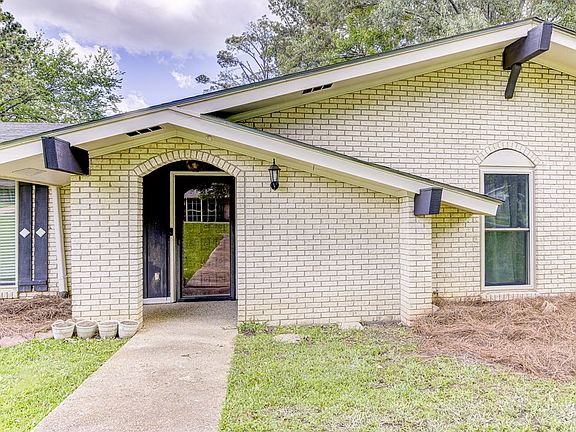 3rd image of 105 Plantation Dr