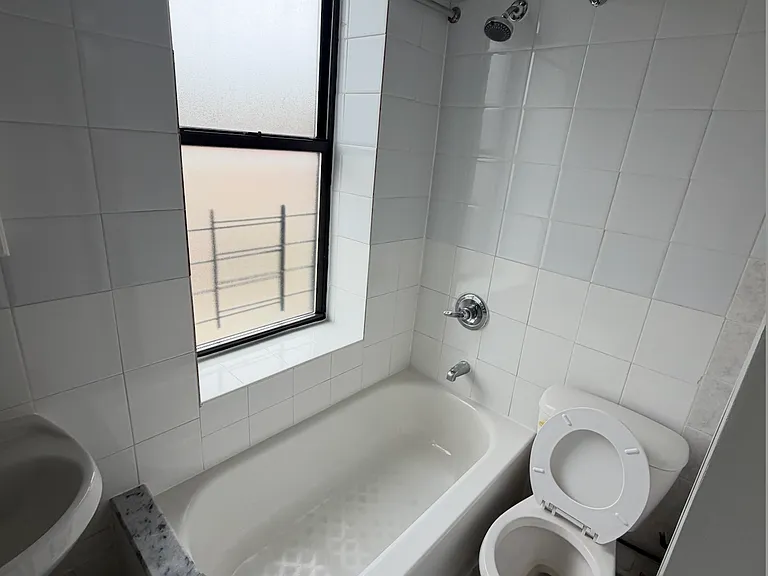 229 E 26th St #3 — Photo 10