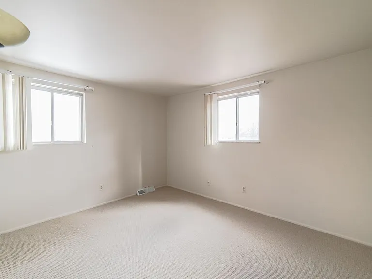 1587 Three Lakes Dr — Photo 16