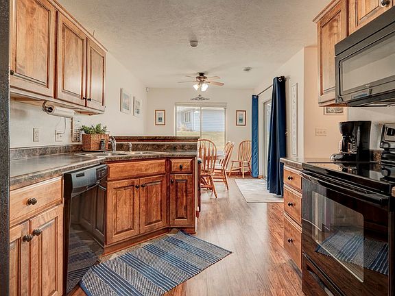 3rd image of 290 240th Ave #63