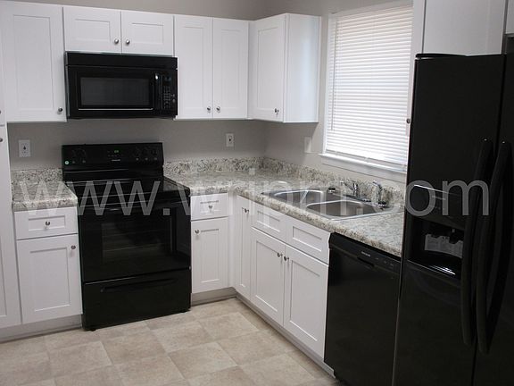 5th image of 6165 Cedar Wood Dr