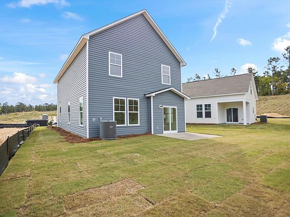 3rd image of 5741 Moncrief Cir