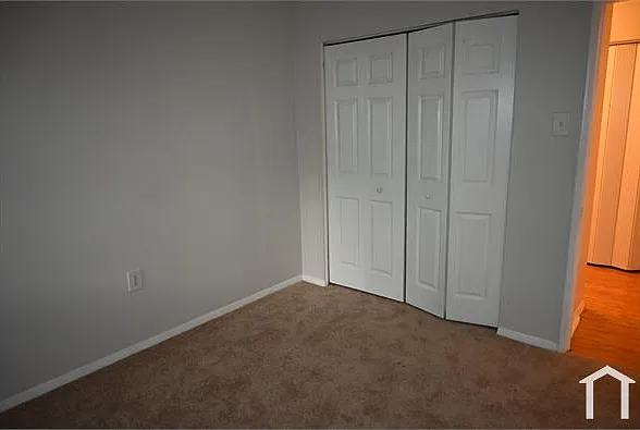 213 Victor Pkwy #C — Photo 6
