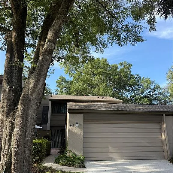 442 Meadowood Blvd — Photo 4