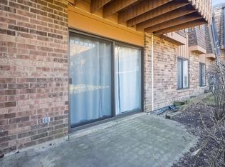 625 Derry Ct APT 1B, Schaumburg, IL 60193