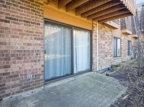 625 Derry Ct APT 1B, Schaumburg, IL 60193