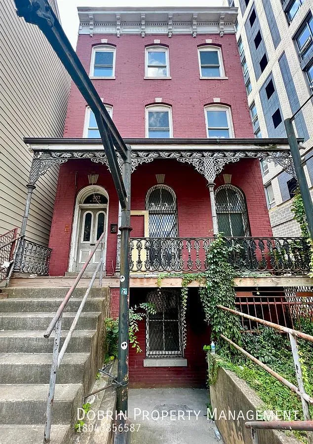 Building Photo - 307 W Grace St #BASEMENT