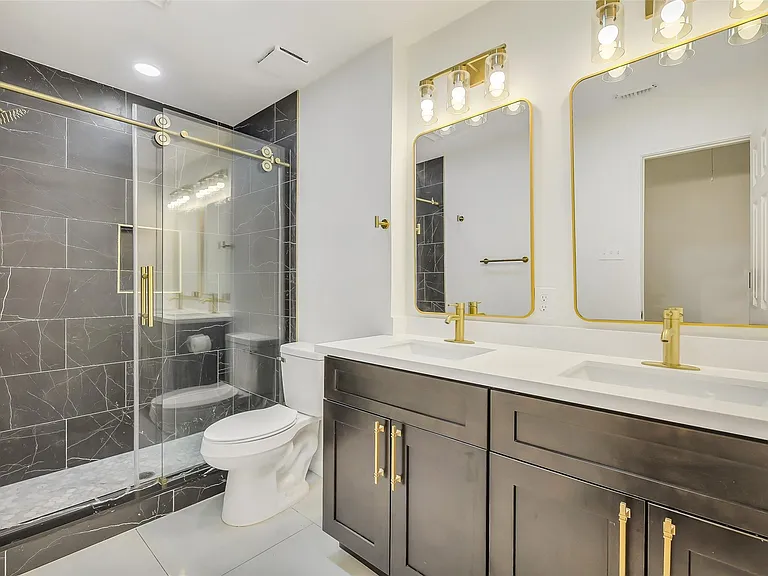 11802 Chateau Trl — Photo 1