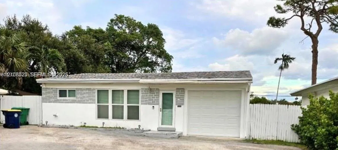 Broward Heights — Photo 1