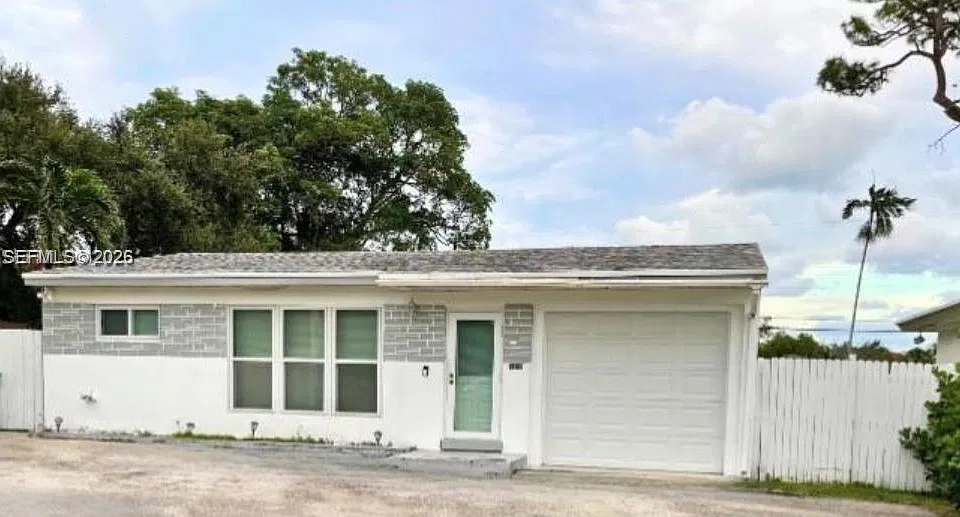 4536 SW 24th Ave