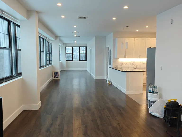 48 Eagle St #1-307 — Photo 4