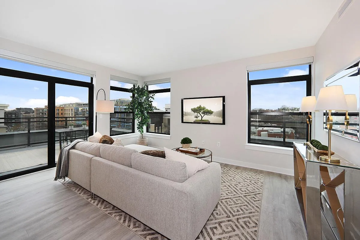 Madrona Apartments — Photo 4