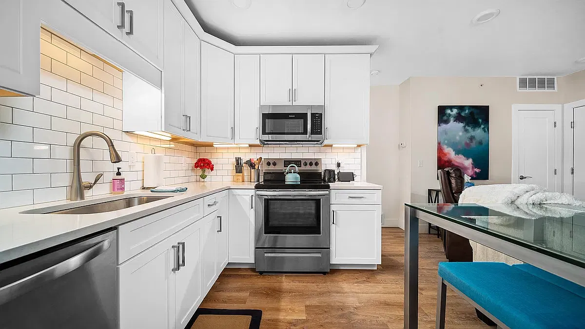 1 bed, 700 sqft, $1,250 — Photo 1