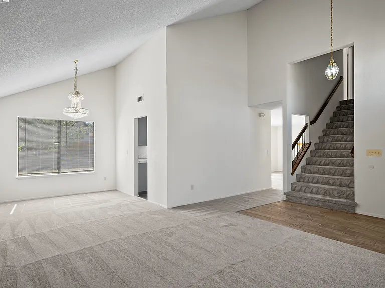 321 Brookshire Ct — Photo 14