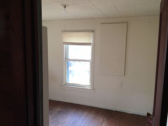 4th image of 318 S Illinois Ave
