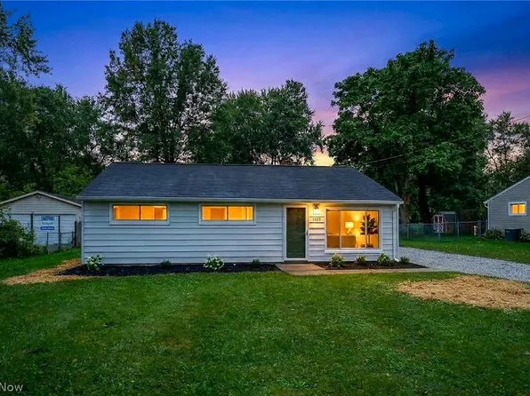 1828 Glenwood Dr, Twinsburg, OH 44087