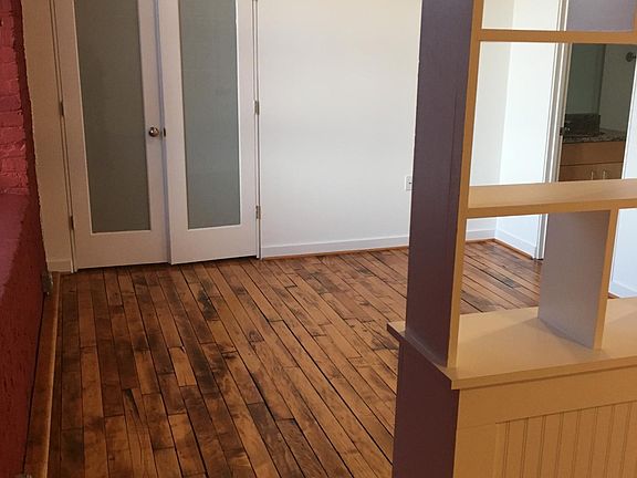 4th image of 15 N Union St