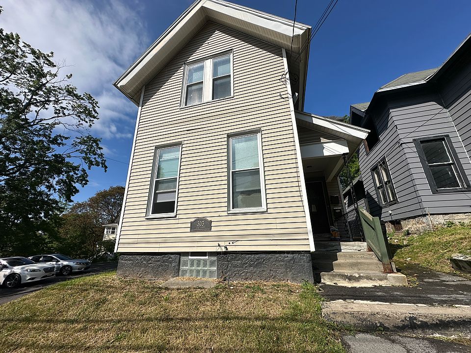 1st image of 303 Oak St APT 2