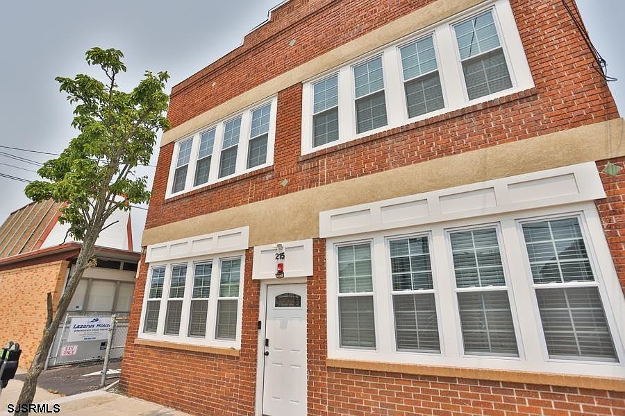 1st image of 215 E Burk Ave APT 1