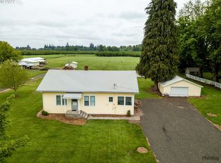 951 E Beacon Dr, Eugene, OR 97404