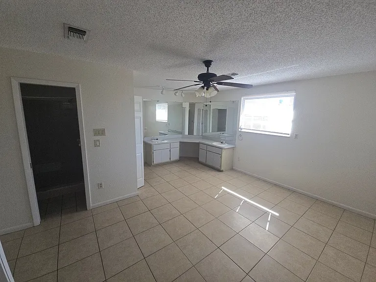 4335 Pallas Ave — Photo 4