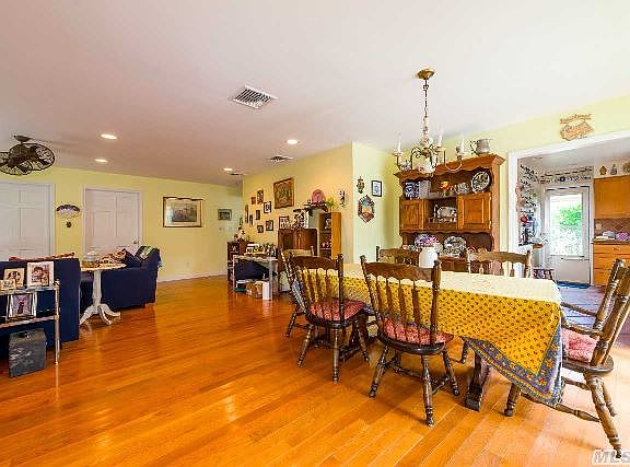 4th image of 79 Acapulco St
