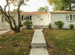 32 Hope Dr, Plainview, NY 11803