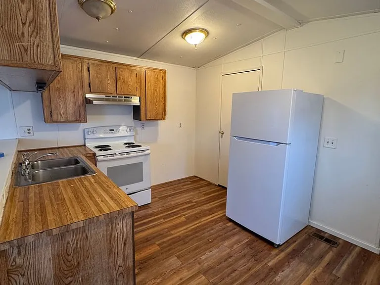 91 NE Darrell Ave — Photo 5