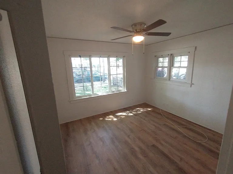 725 W Valerio St — Photo 5