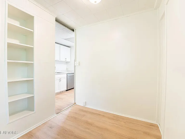 502 Hayworth Dr #B — Photo 6