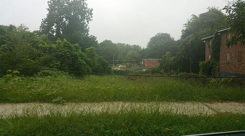 2nd image of 580 Paines Ave NW