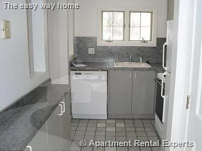 26 Thorndike St Photo 1