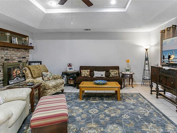 5th image of 130 Summerwood Dr