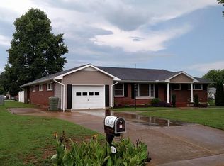 704 2nd St, Lawrenceburg, TN 38464