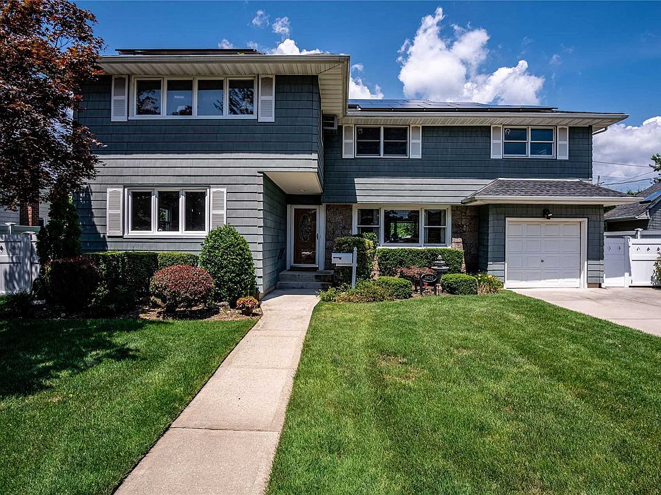1st image of 3435 Hawthorne Dr N