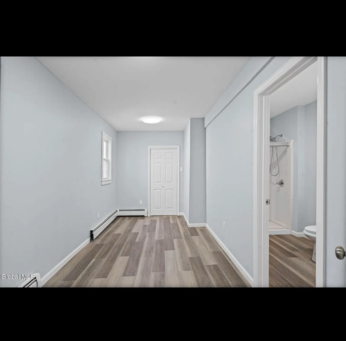 1 bed, 880 sqft, $1,330 — Photo 3