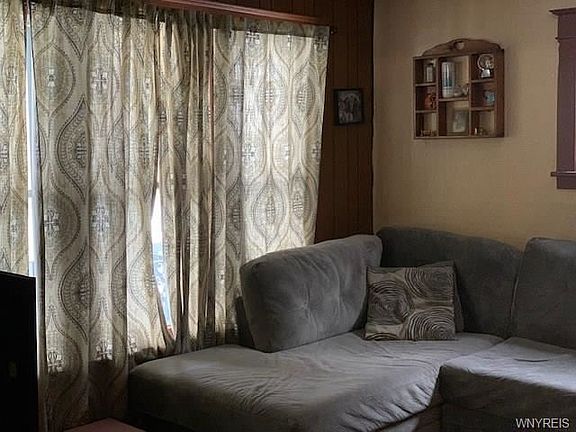 4th image of 110 Jackson Ave