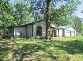 27 Grace Ln W, Huntsville, TX 77320