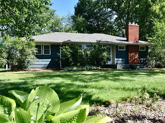 2nd image of 540 3rd St SE